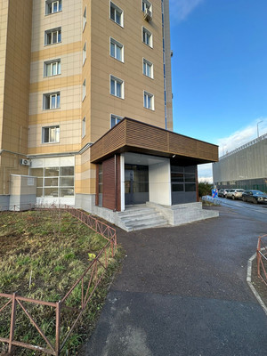 Снять  помещение свободного назначения