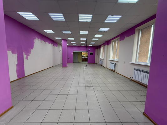 Снять  помещение свободного назначения