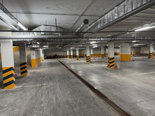 Снять  помещение свободного назначения