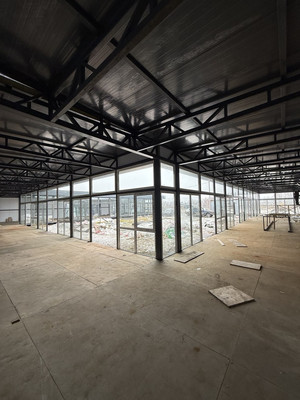 Снять  помещение свободного назначения