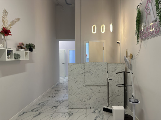 Снять  помещение свободного назначения