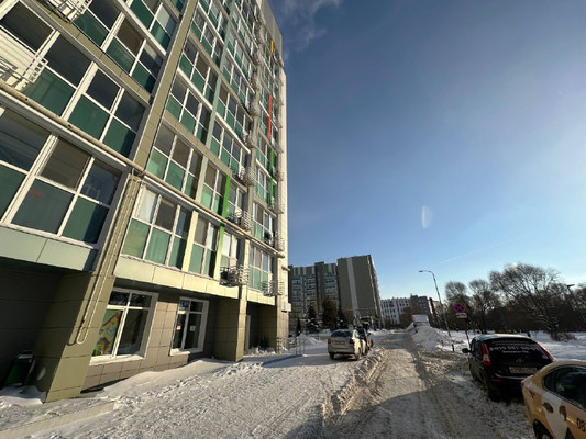 Снять  помещение свободного назначения