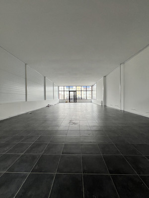 Снять  помещение свободного назначения