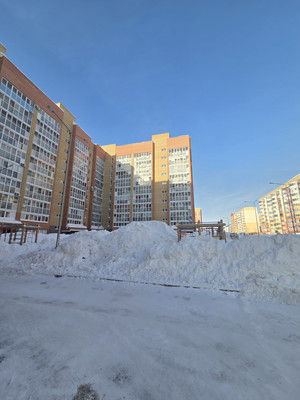 Купить --комнатную квартиру