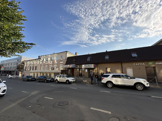 Снять  помещение свободного назначения